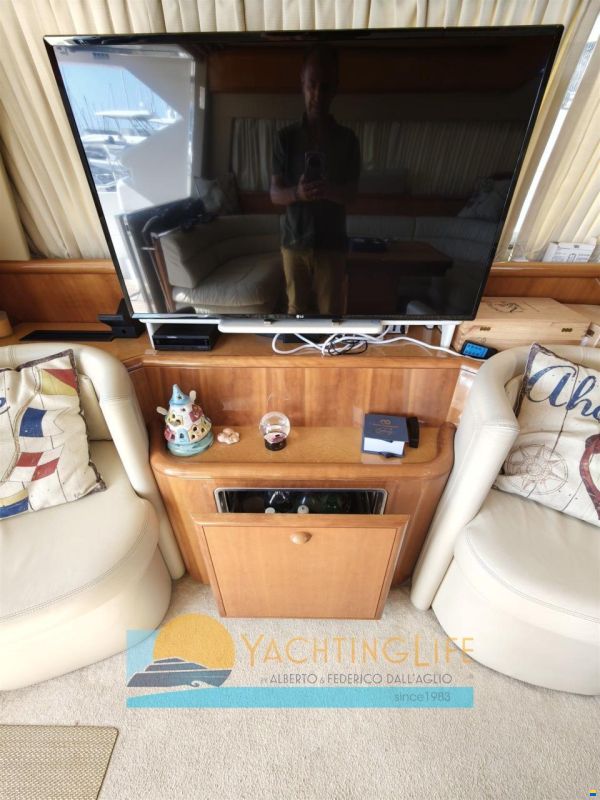 Ferretti 530
