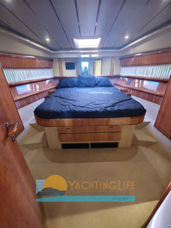 Ferretti 530