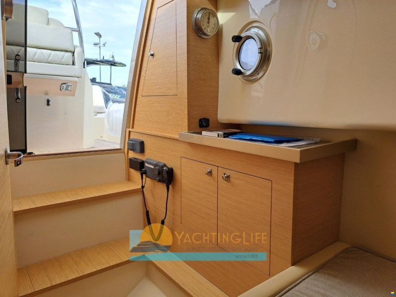 SACS STRIDER 11