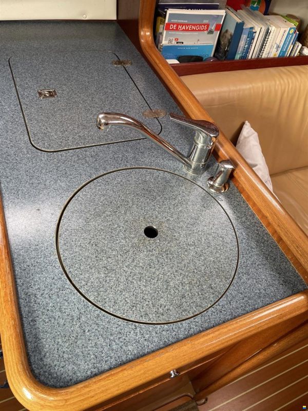 Bavaria 32