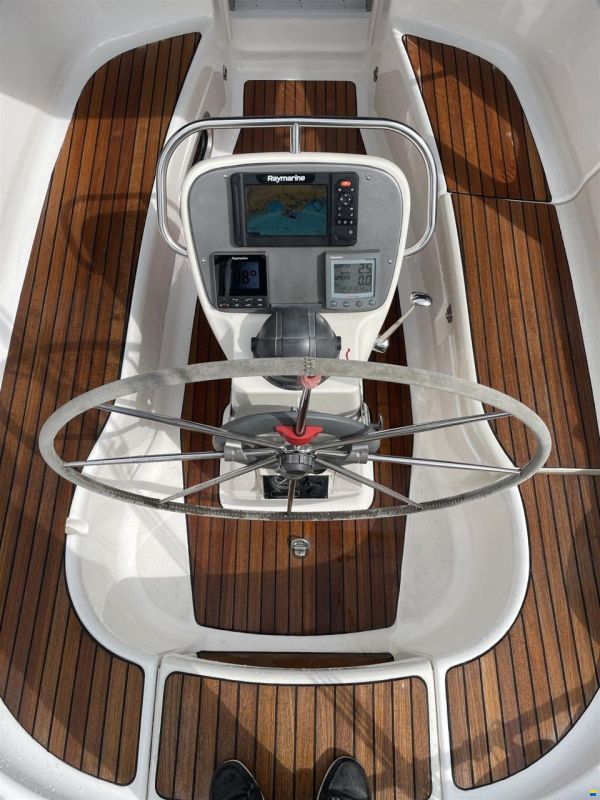Bavaria 32