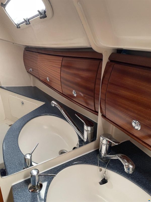 Bavaria 32