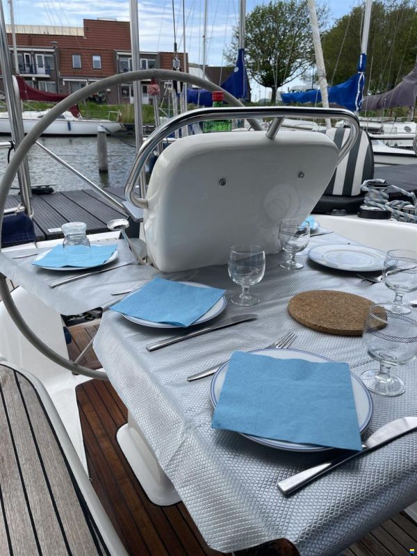 Bavaria 32