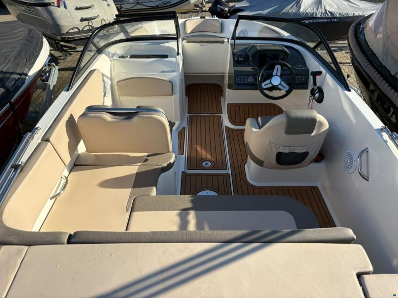 Bayliner VR5