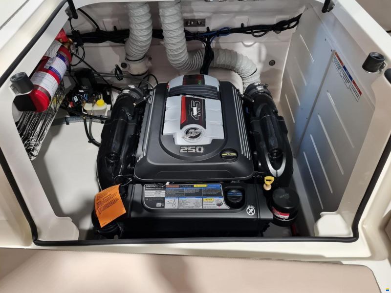 Bayliner VR5