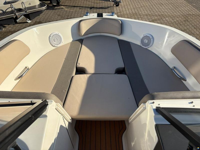 Bayliner VR5