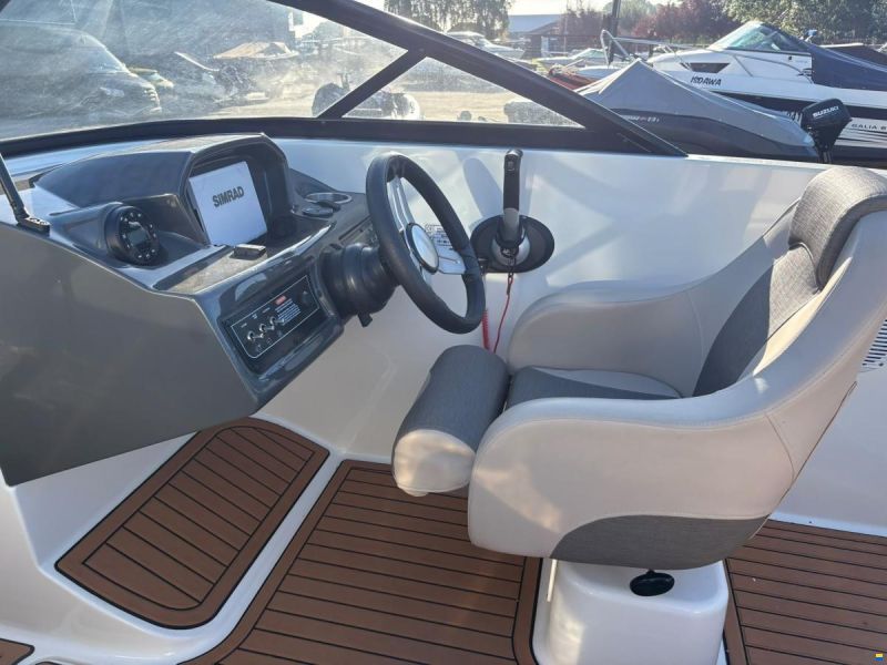 Bayliner VR5