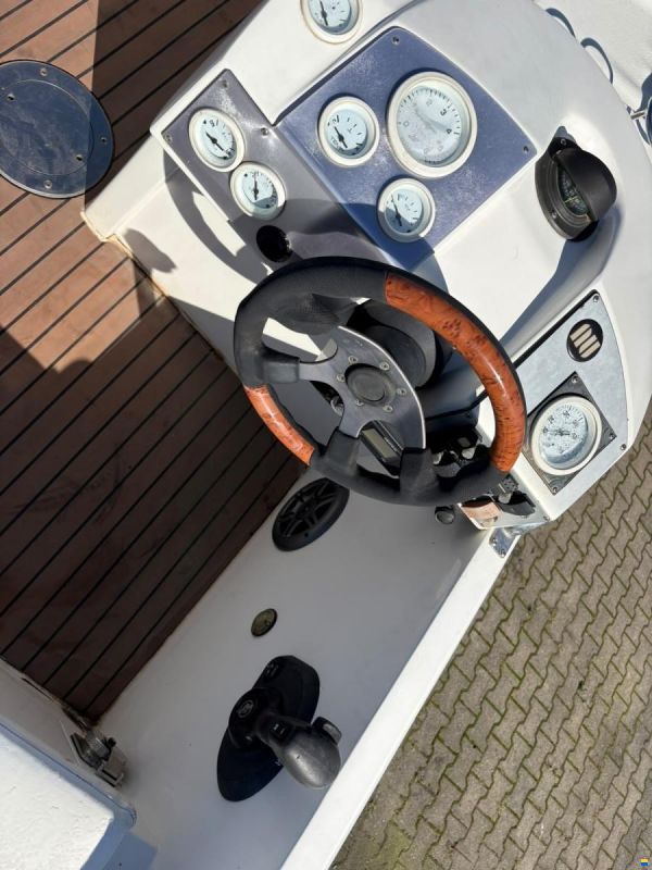 Novurania Custom Line 600