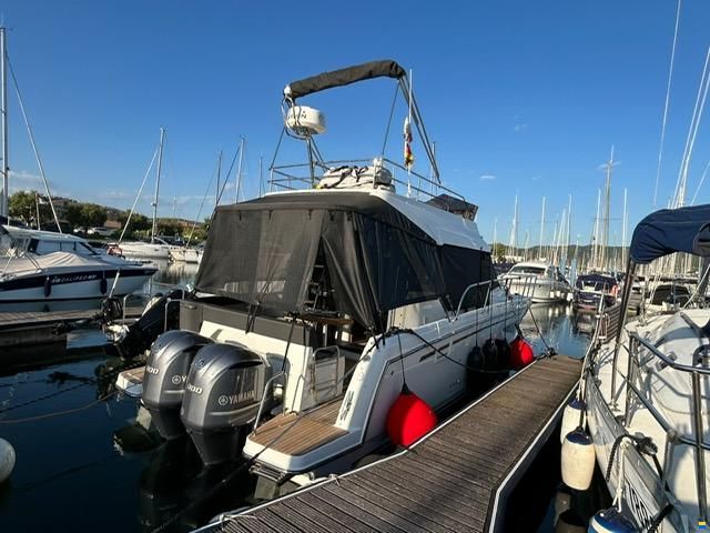 Jeanneau Merry Fisher 1095 FLY