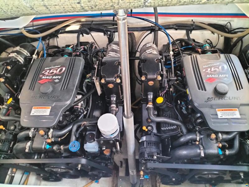 Crownline 315 SCR