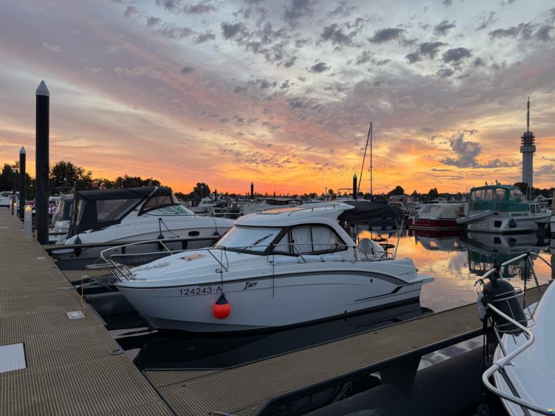 Beneteau Antares 7