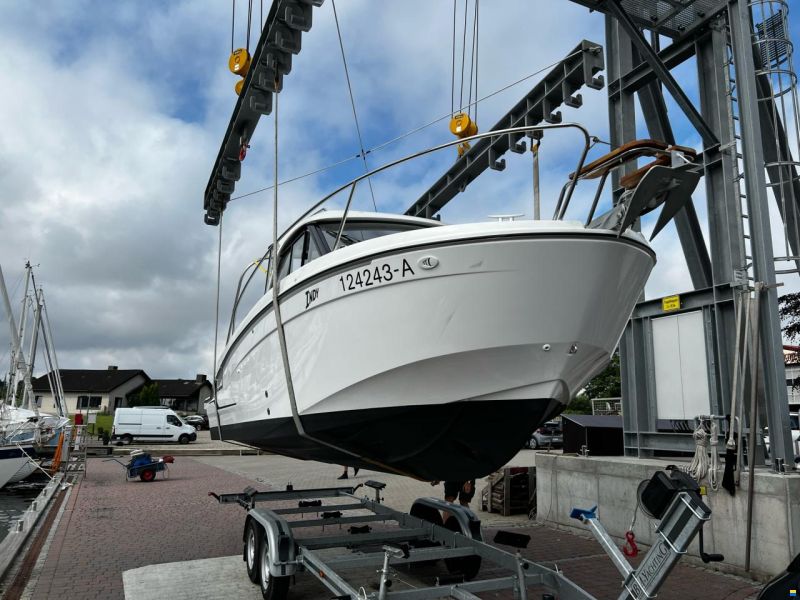 Beneteau Antares 7