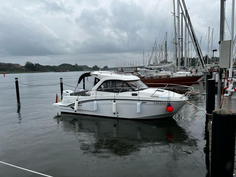Beneteau Antares 7