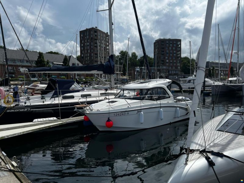 Beneteau Antares 7