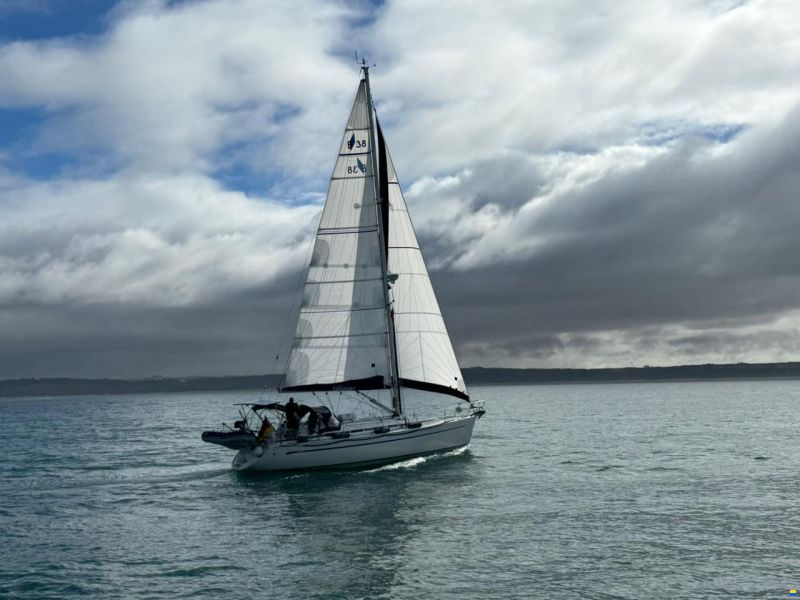 Bavaria 38-3 neuwertig ausger&uuml;stet