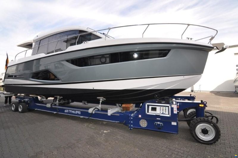Sealine C430