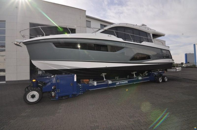 Sealine C430