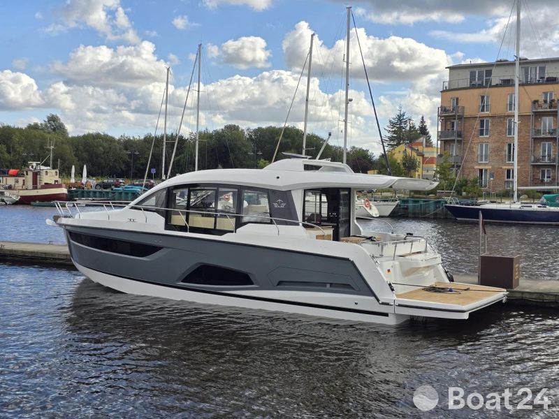 Sealine C430