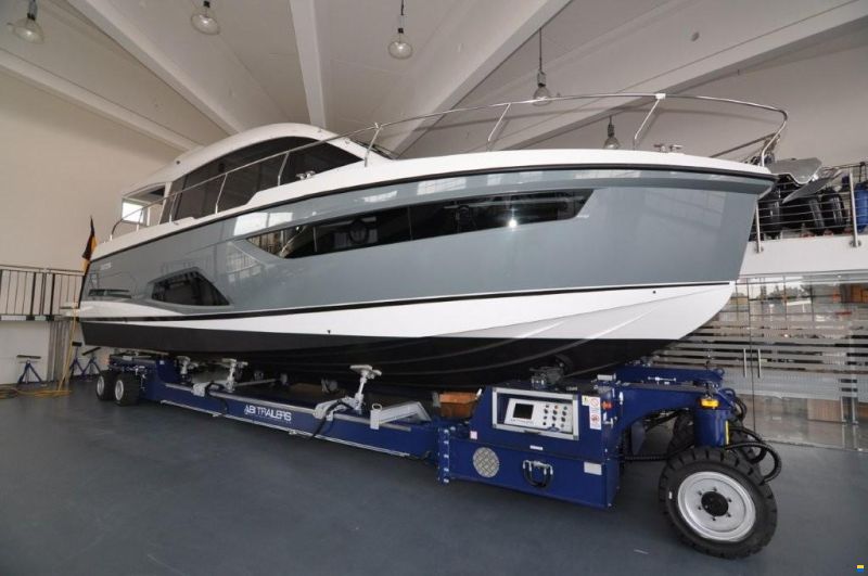 Sealine C430