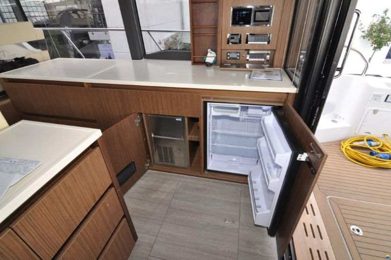 Sealine C430