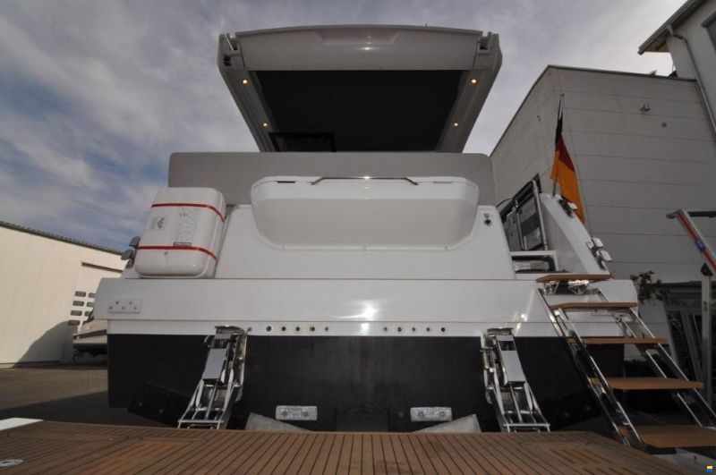 Sealine C430