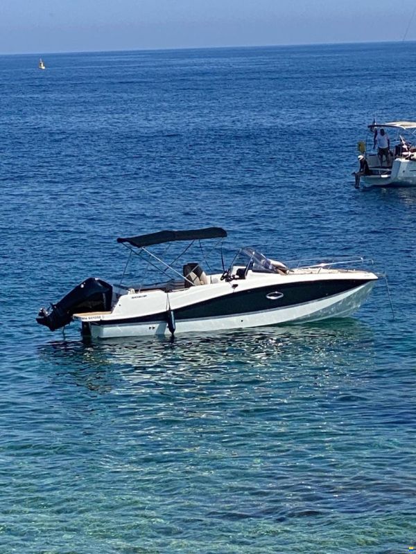 Quicksilver Activ 755 Sundeck