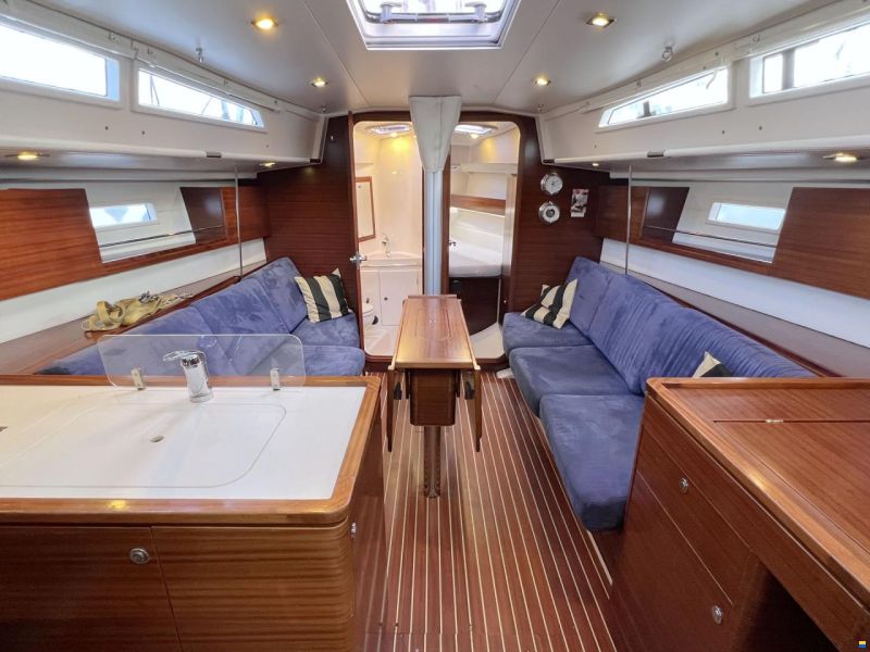 Salona 38 Performance
