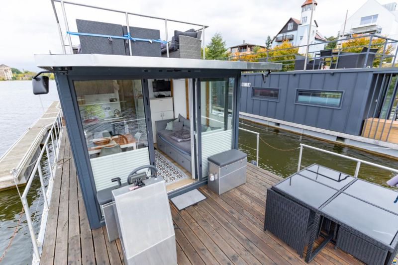 SKYLLA Houseboat H12