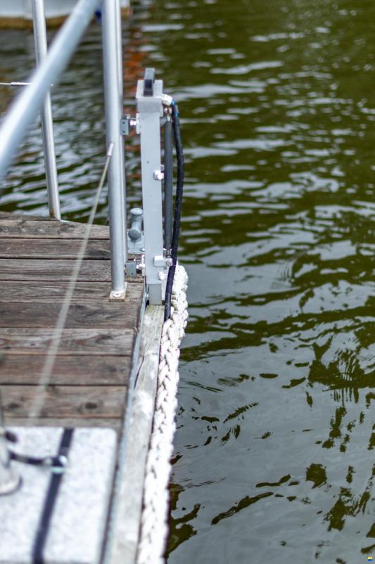 SKYLLA Houseboat H12