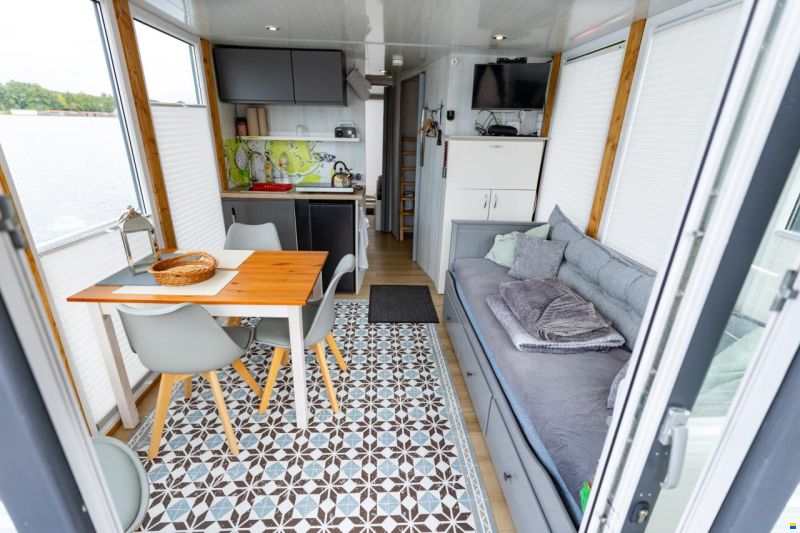 SKYLLA Houseboat H12