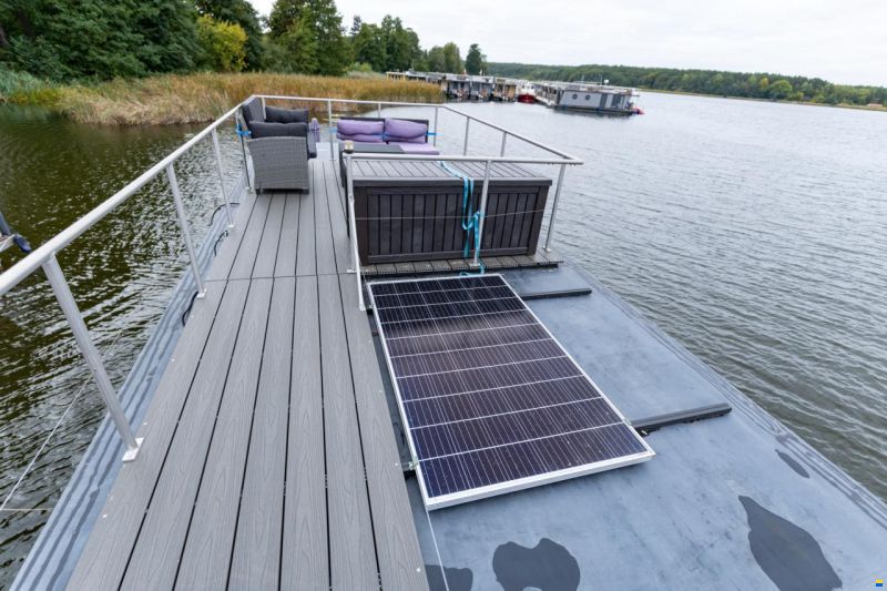 SKYLLA Houseboat H12