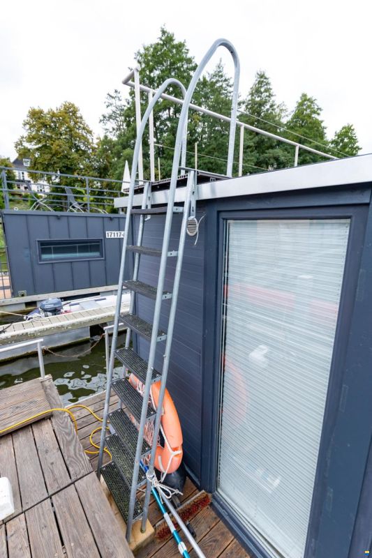 SKYLLA Houseboat H12