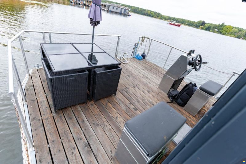 SKYLLA Houseboat H12