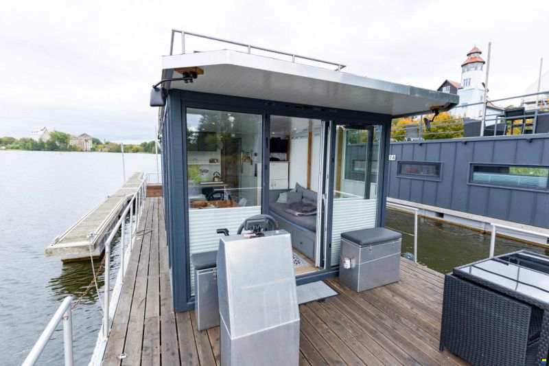 SKYLLA Houseboat H12