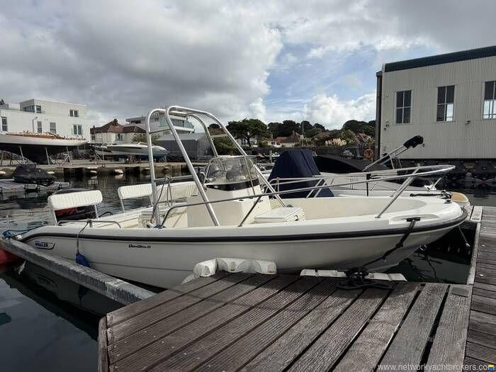 Boston Whaler Dauntless 18