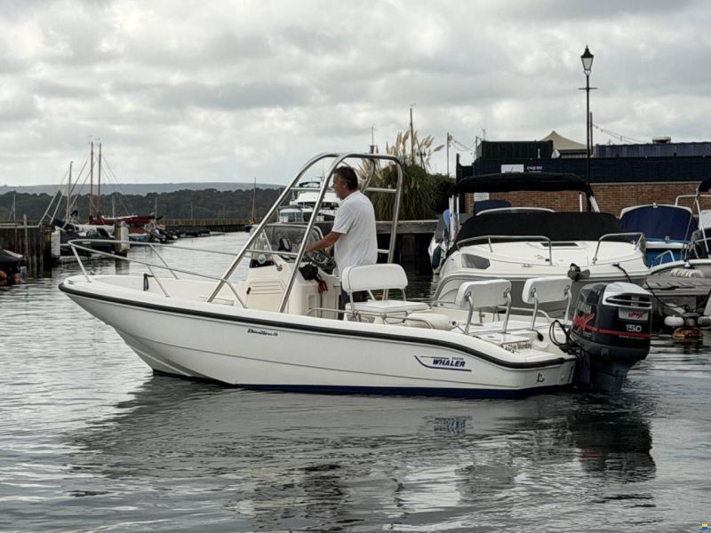 Boston Whaler Dauntless 18