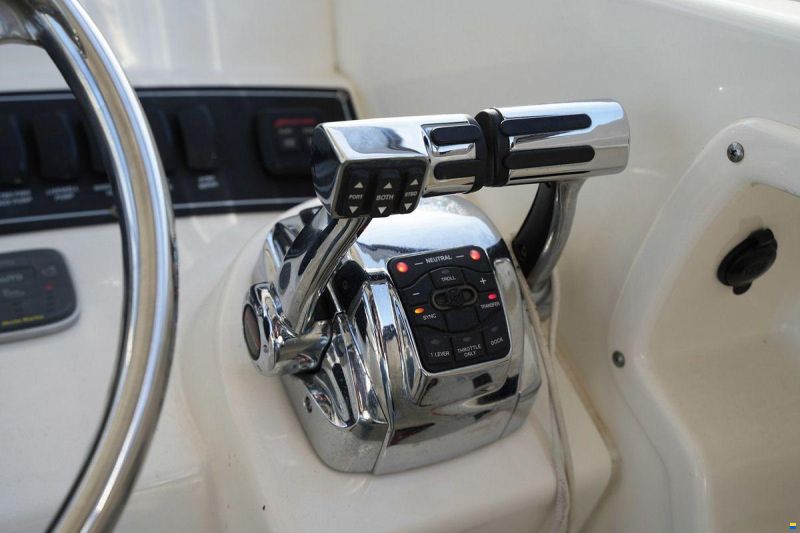 Boston Whaler 285 Conquest