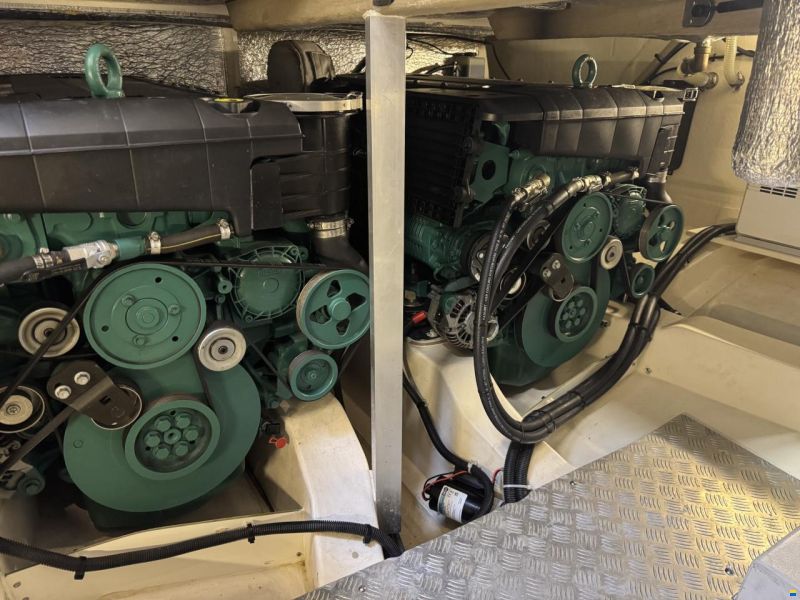 Marex 375 - 2 x Volvo Penta mit Joystick/