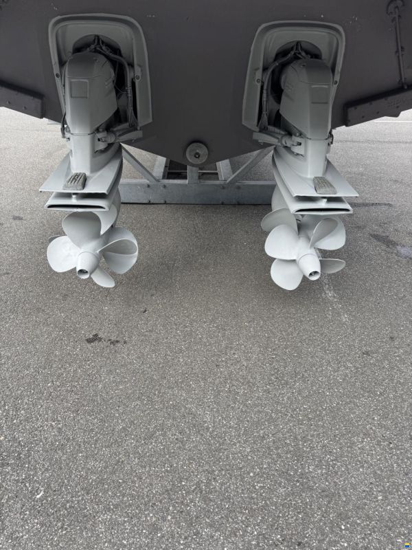 Marex 375 - 2 x Volvo Penta mit Joystick/
