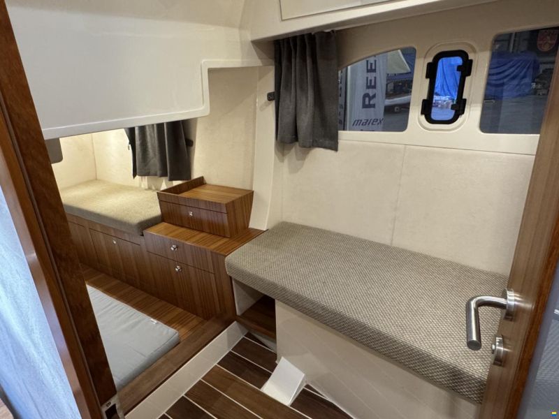 Marex 375 - 2 x Volvo Penta mit Joystick/