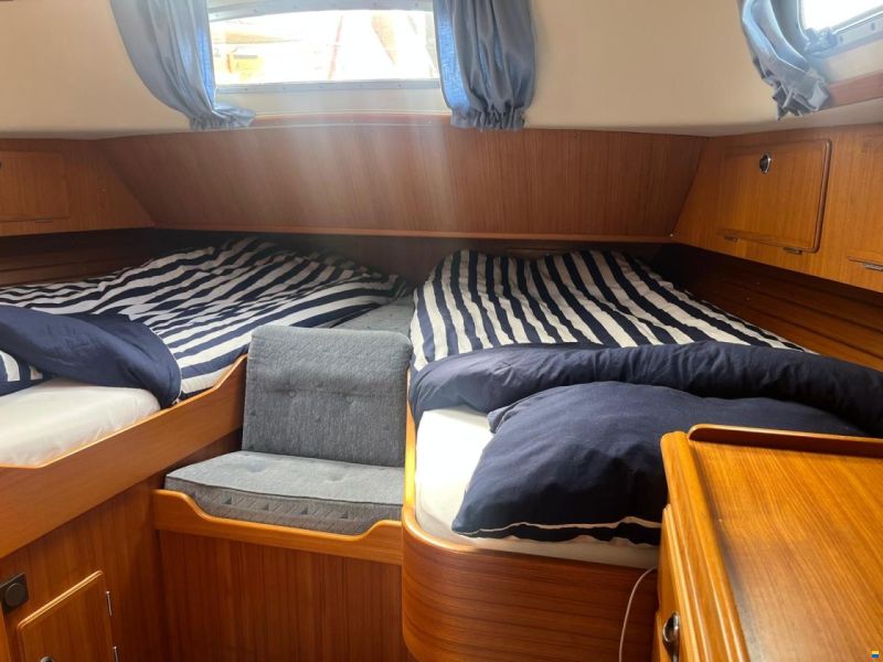 Hallberg-Rassy 42F MKII