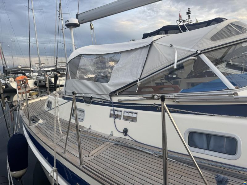 Hallberg-Rassy 42F MKII