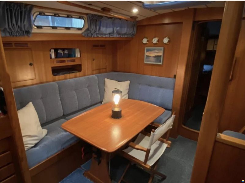 Hallberg-Rassy 42F MKII