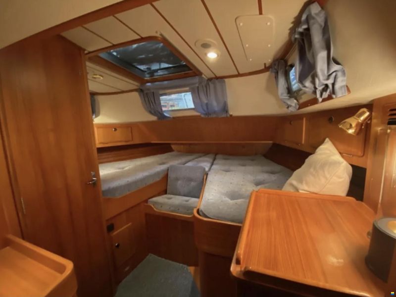 Hallberg-Rassy 42F MKII