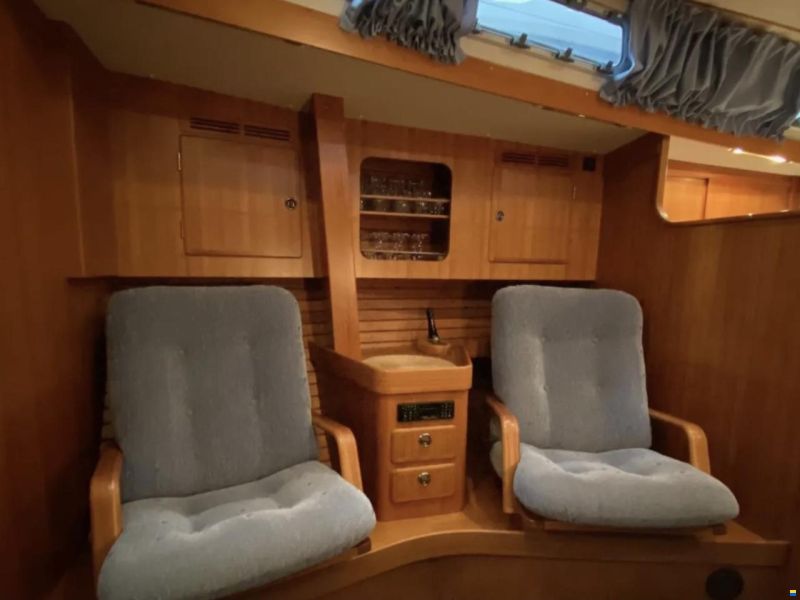 Hallberg-Rassy 42F MKII
