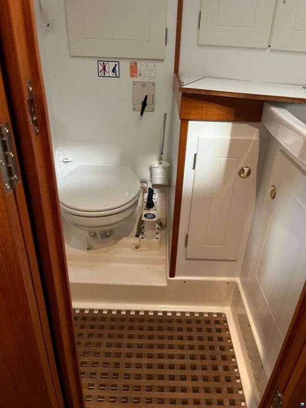 Hallberg-Rassy 42F MKII