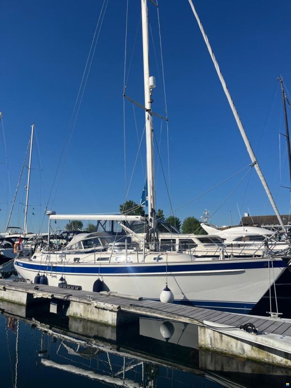 Hallberg-Rassy 42F MKII