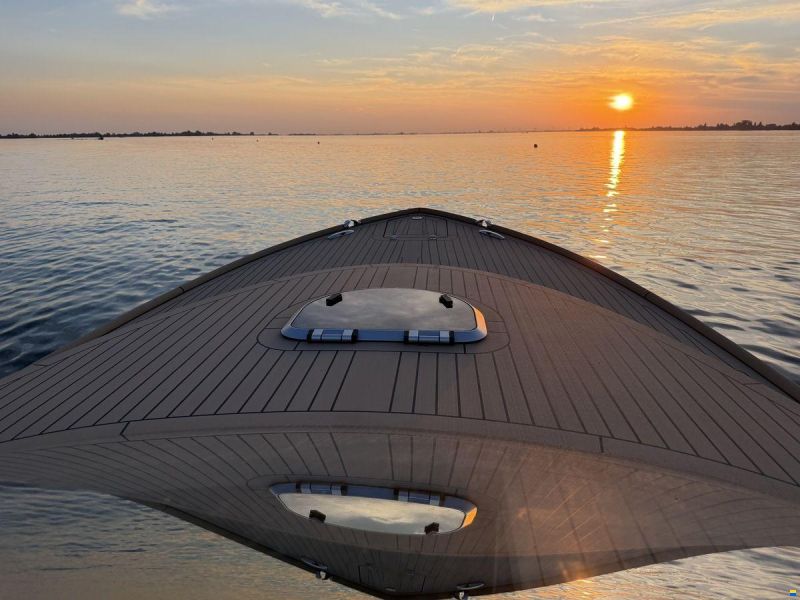 Long Island 33 TS Sun