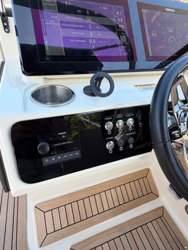 Sea Ray SLX 250