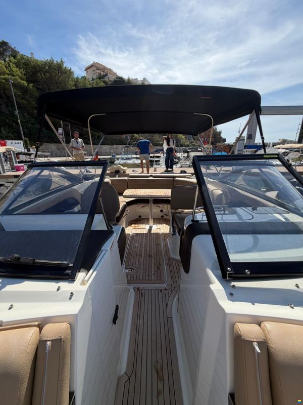 Sea Ray SLX 250